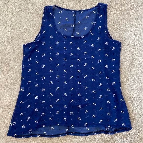 Large tank top - Picture 1 of 3